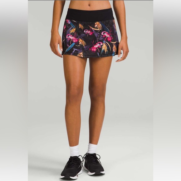 NWT! 🍋🍋Lululemon Pace Rival Mid Rise Skirt🍋🍋. Size 10. Veiled Floral Black Multi